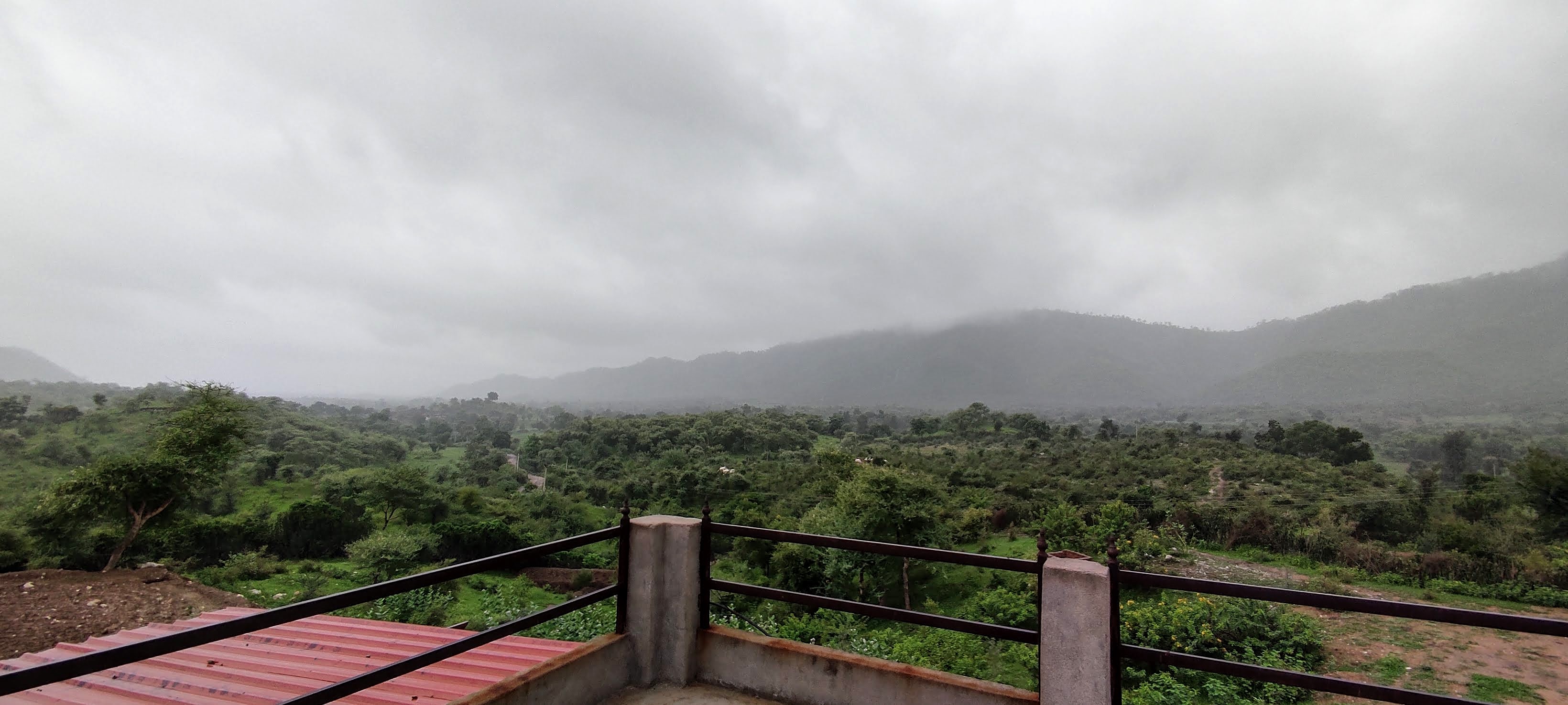 Naturesque Home overlooking at Bagruwa Valley